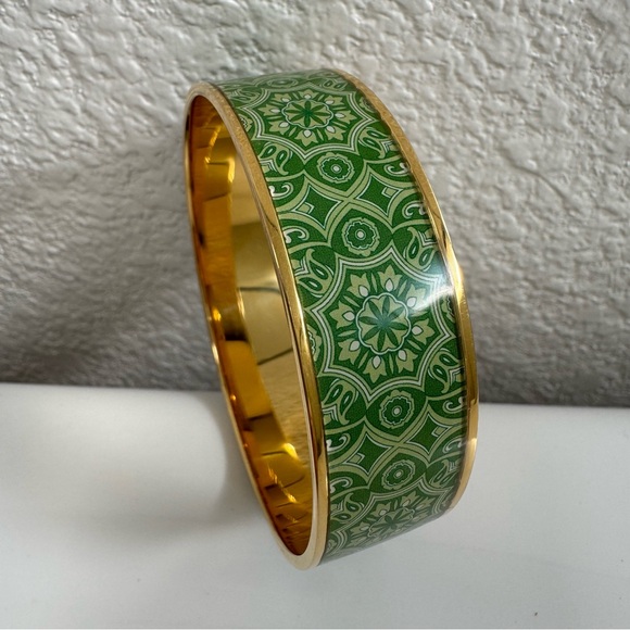 Spring Gold Green Bangle Bracelet EUC - Picture 5 of 6